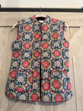 Julia Amory Wellington Vest in the Jewelbox print